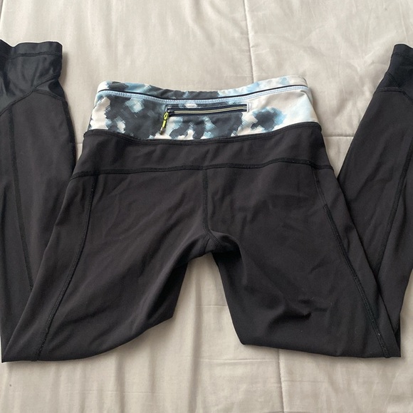 Black Lululemon Leggings - Picture 2 of 6